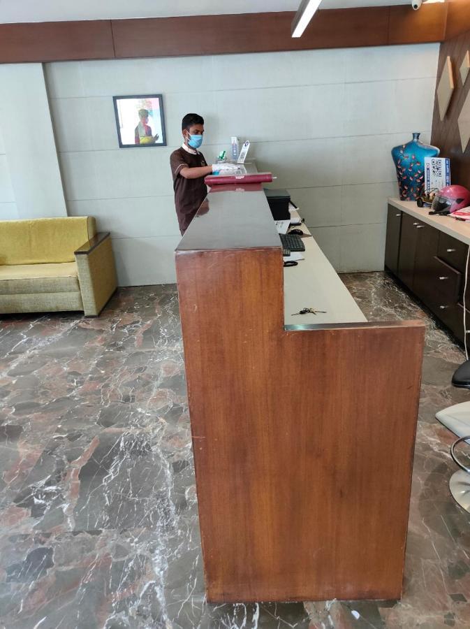 Fabhotel Prime Sky Light Vadodara Exterior photo