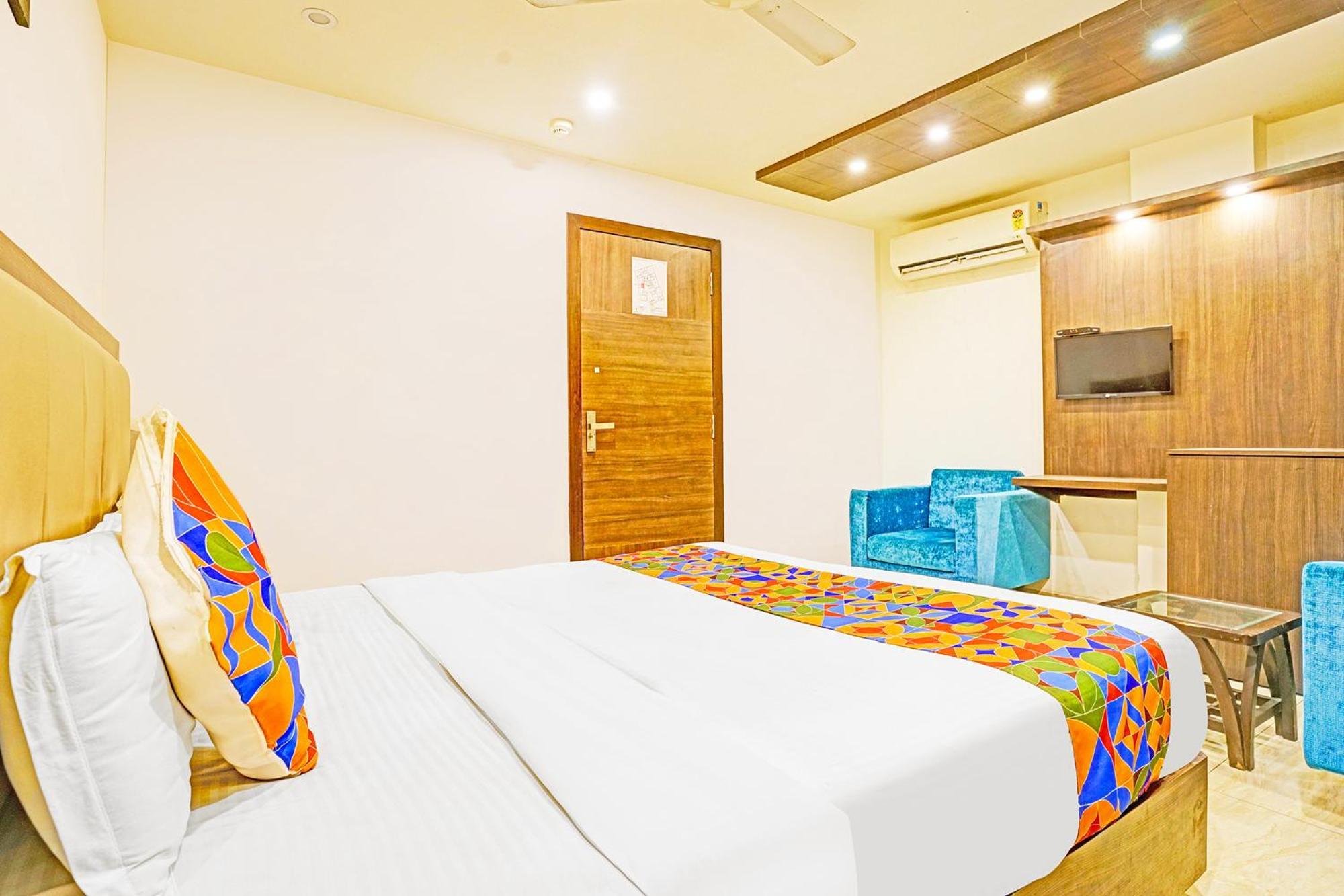Fabhotel Prime Sky Light Vadodara Exterior photo
