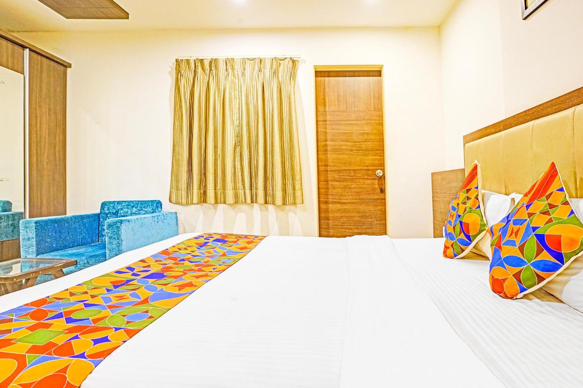 Fabhotel Prime Sky Light Vadodara Exterior photo