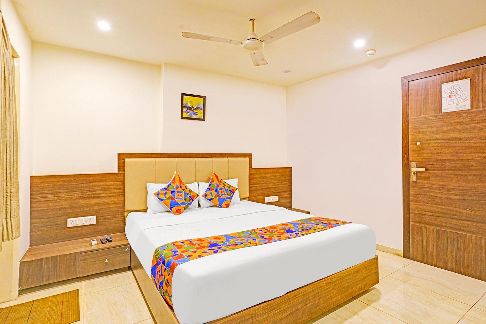 Fabhotel Prime Sky Light Vadodara Exterior photo