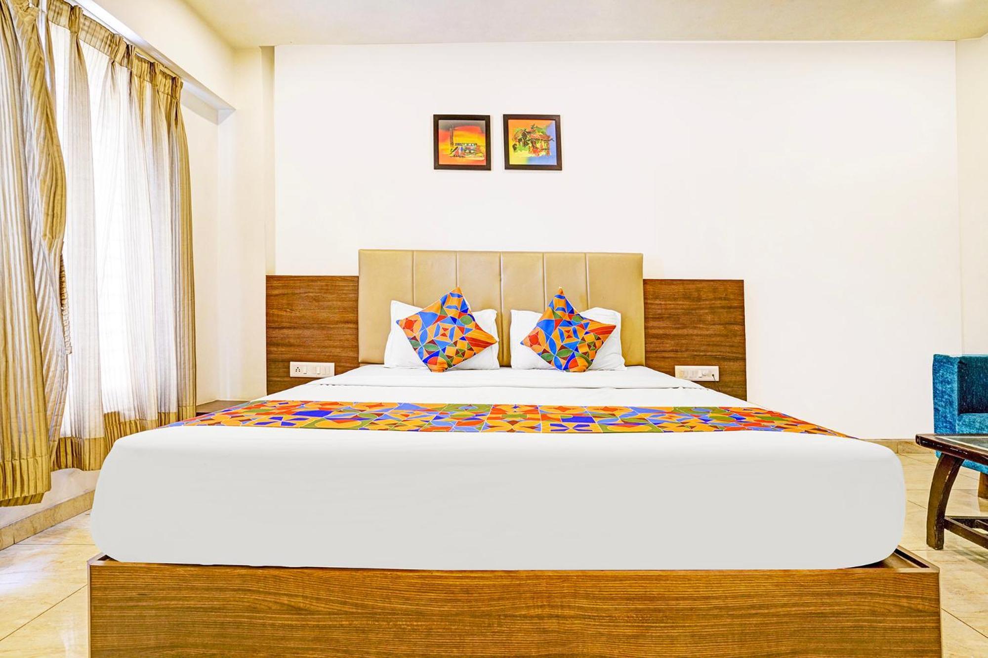 Fabhotel Prime Sky Light Vadodara Exterior photo
