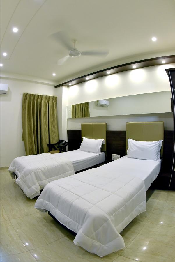 Fabhotel Prime Sky Light Vadodara Exterior photo